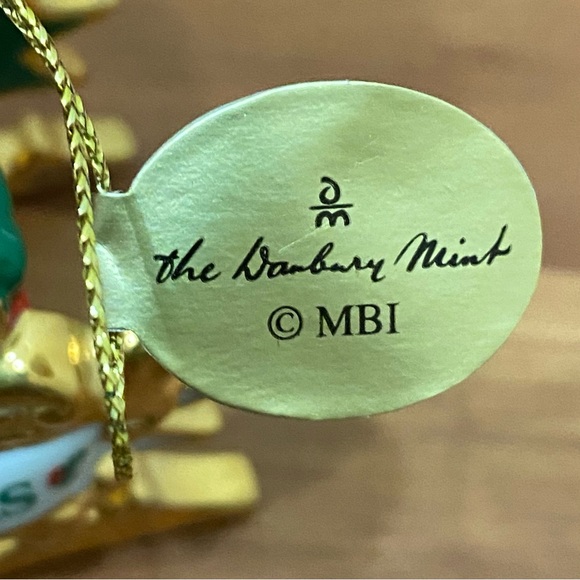 2005 DANBURY MINT The First Annual Santa’s Helper Pug Dog Ornament - Picture 15 of 16